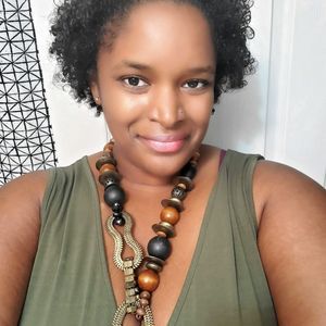 Meet your Posher, Adrienne